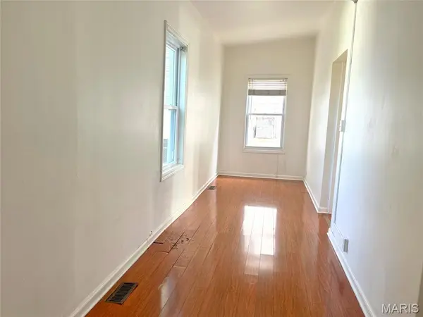 3342 Iowa AVE, St Louis, MO 63118