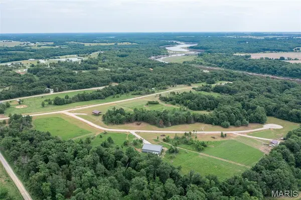 26 Halyon Estates, Perry, MO 63462