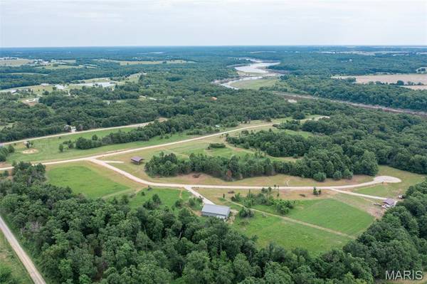 26 Halyon Estates, Perry, MO 63462