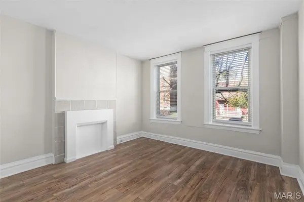 3820 Iowa AVE, St Louis, MO 63118