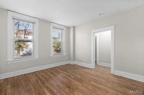 3820 Iowa AVE, St Louis, MO 63118