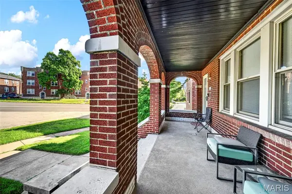 4200 Lawn AVE, St Louis, MO 63109