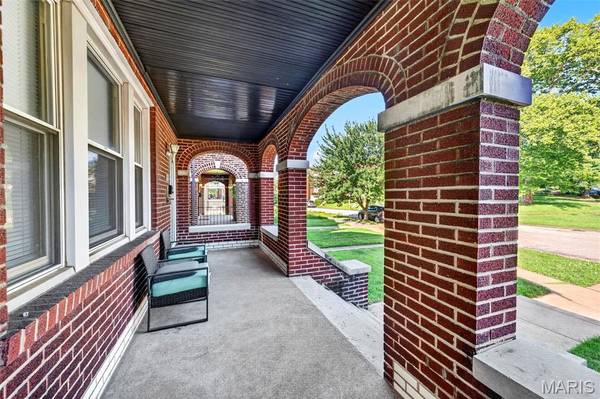 4200 Lawn AVE, St Louis, MO 63109