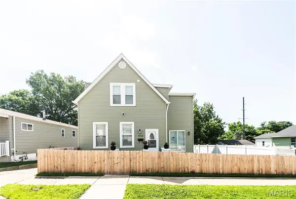956 Erskine AVE, St Louis, MO 63125