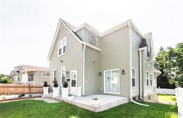 956 Erskine AVE, St Louis, MO 63125