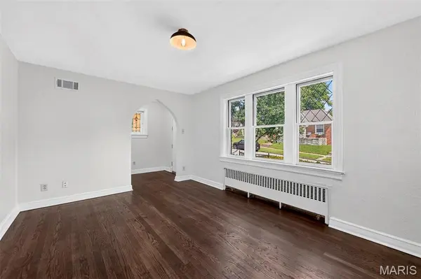 4056 Oleatha AVE, St Louis, MO 63116