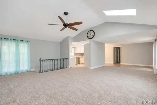 14 Shireford LN, Ferguson, MO 63135