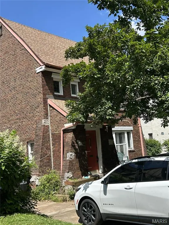 7729 Delmar BLVD, University City, MO 63130