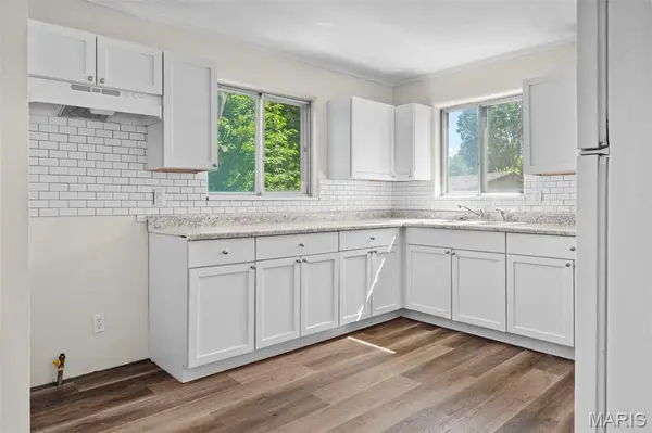 9123 Summit DR, Fairview Heights, IL 62208