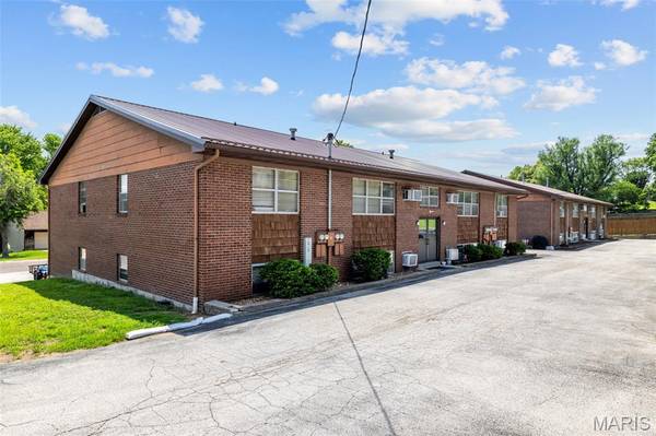 1027 Caroline DR, Washington, MO 63090