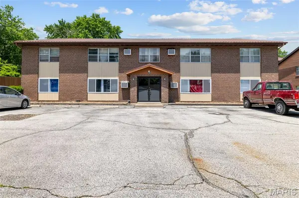 1027 Caroline DR, Washington, MO 63090