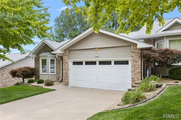 3044 Oakmont CT #9C, St Charles, MO 63301