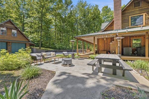 2276 Old Fredericktown RD, Farmington, MO 63640