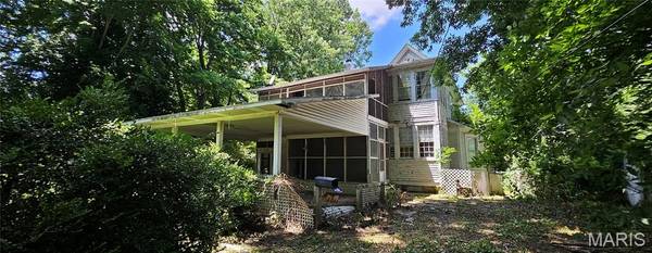 305 Cypress ST, Charleston, MO 63834