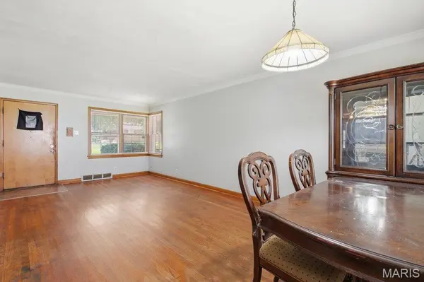 1207 Admiral DR, St Louis, MO 63137