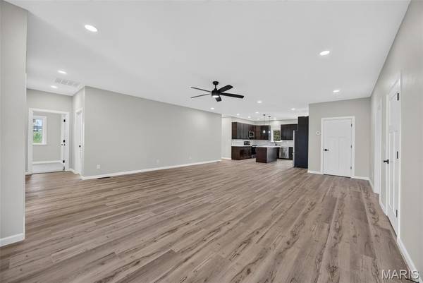 26780 Ontario DR, Lebanon, MO 65536
