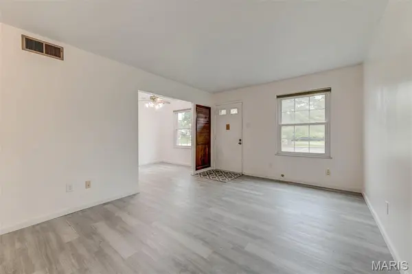 1405 Vadera CT, Fenton, MO 63026