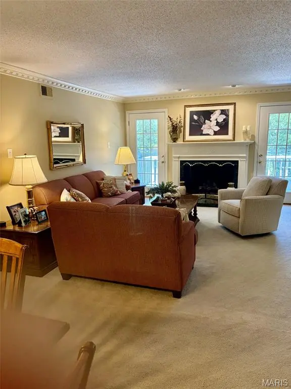 1525 Hampton Hall DR #22, Chesterfield, MO 63017
