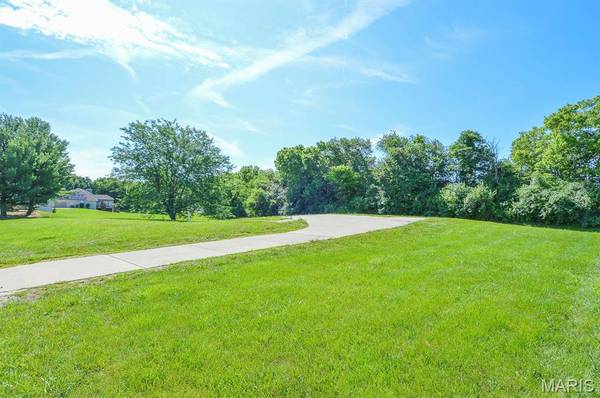 4092 Redcastle PL, Swansea, IL 62226