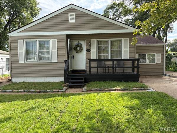 754 Loekes DR, Florissant, MO 63031