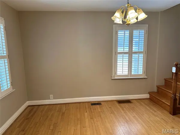 2404 Hartland AVE, St Louis, MO 63114