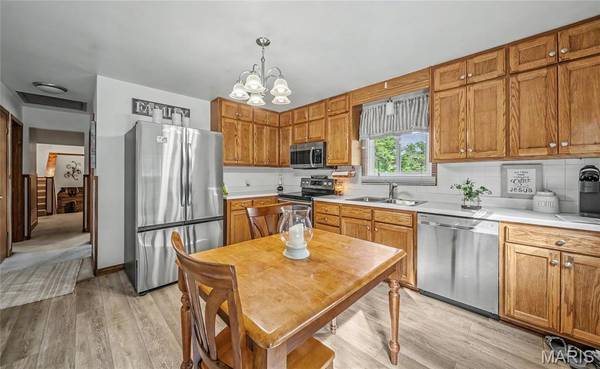 22900 State Route P, St James, MO 65559