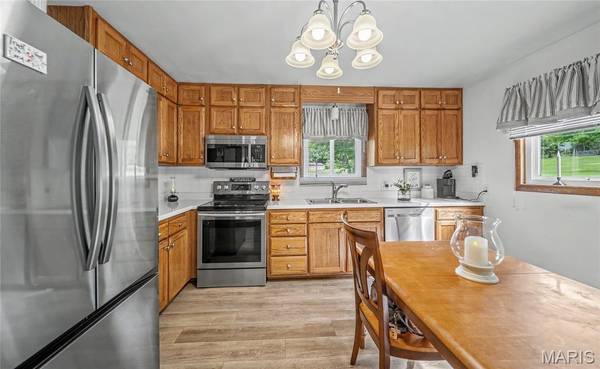 22900 State Route P, St James, MO 65559