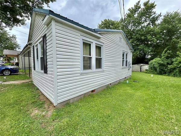905 E 1st ST, Salem, MO 65560