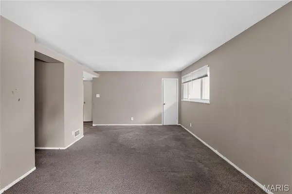 10829 Glen Garry RD, St Louis, MO 63137
