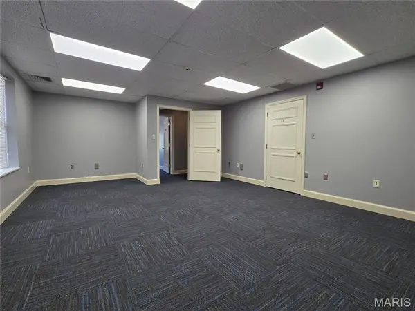 2027 Broadway ST, Cape Girardeau, MO 63701