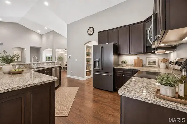 1595 Heritage Valley DR, High Ridge, MO 63049