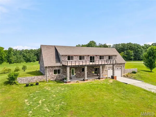 24613 Shady Oak PL, Perry, MO 63462