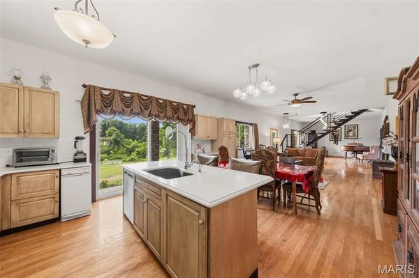 24613 Shady Oak PL, Perry, MO 63462