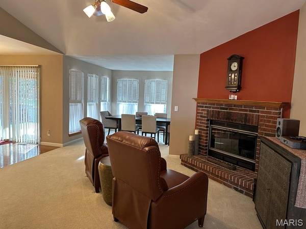 3071 Crystal Lake DR, Unincorporated, MO 63129