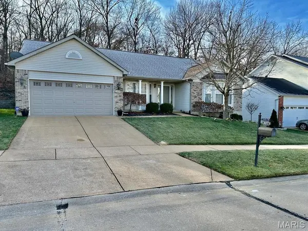 3071 Crystal Lake DR, Unincorporated, MO 63129