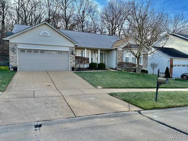 3071 Crystal Lake DR, Unincorporated, MO 63129