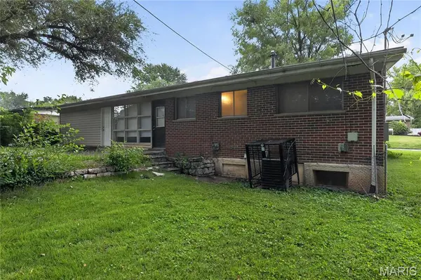 2365 Hallwood DR, St Louis, MO 63136