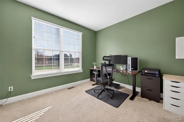 142 Tuscany Trace DR, St Charles, MO 63303
