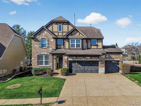 142 Tuscany Trace DR, St Charles, MO 63303