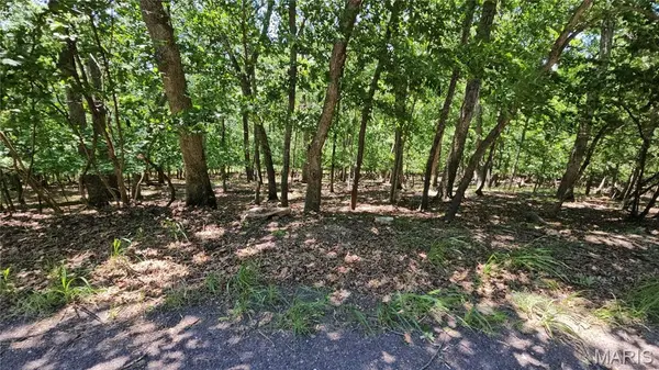 731 Hearthstone DR, Lake Sherwood, MO 63357
