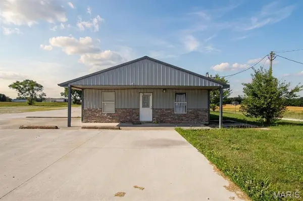 82 Oak Hall RD, Jonesburg, MO 63351