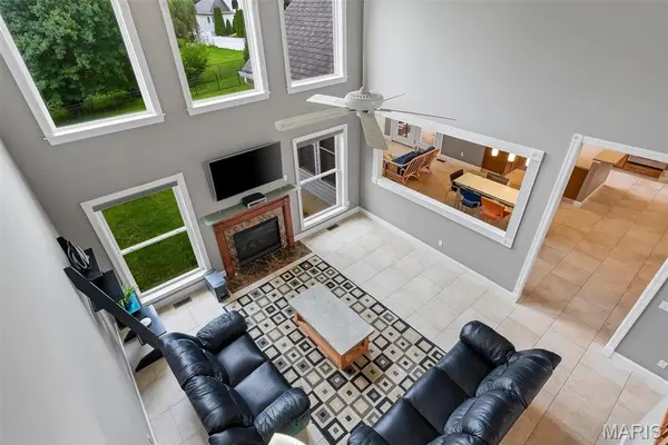 335 Summit RD, Fenton, MO 63026