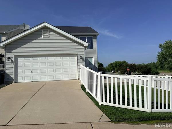 1401 Colonial DR, Cottleville, MO 63304