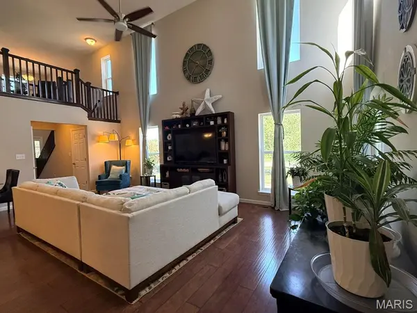 1401 Colonial DR, Cottleville, MO 63304