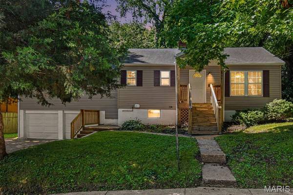 824 N Forest AVE, Webster Groves, MO 63119