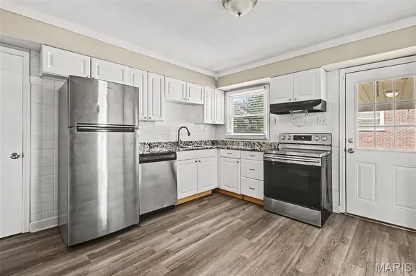 30 Saint Edward LN, Florissant, MO 63033