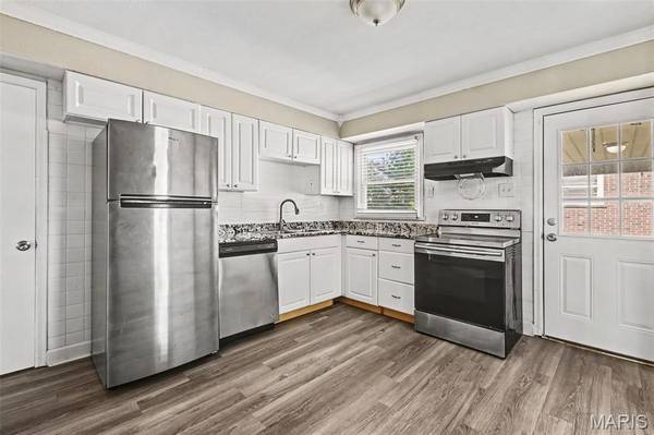 30 Saint Edward LN, Florissant, MO 63033