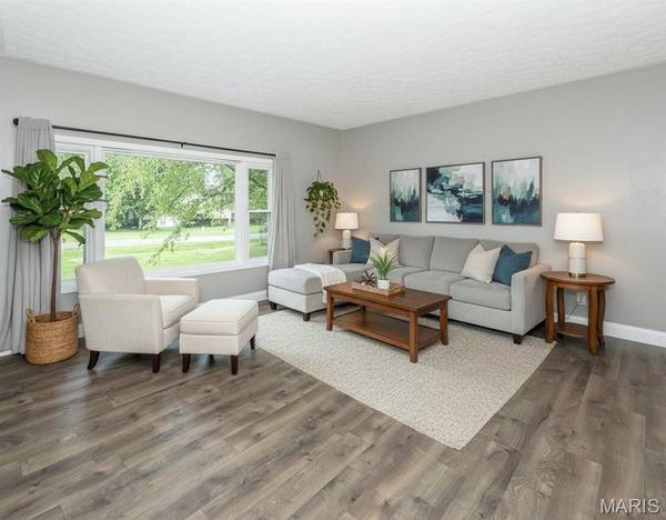 202 Willow DR, Collinsville, IL 62234