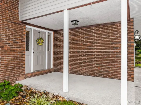 202 Willow DR, Collinsville, IL 62234