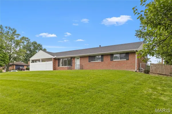1001 Schulte RD, Unincorporated, MO 63146
